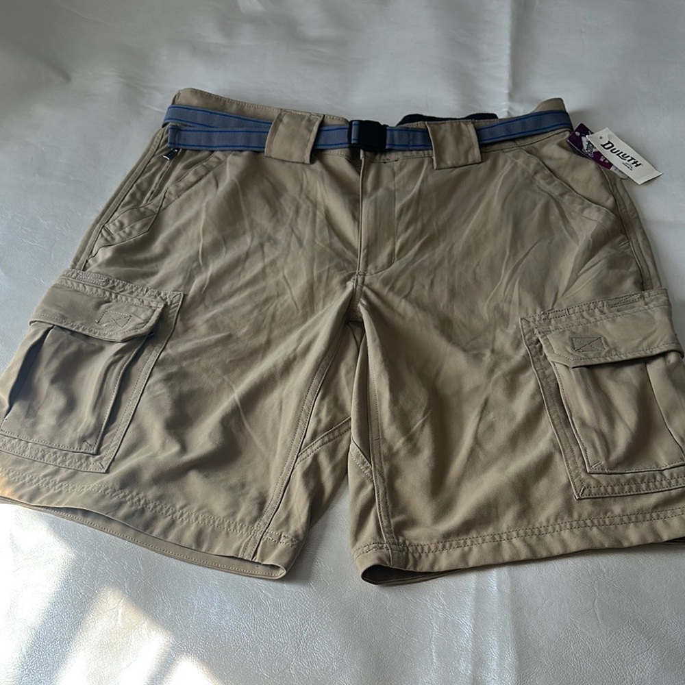 Duluth Trading Co Tan Cargo Shorts with Elastic Waistband